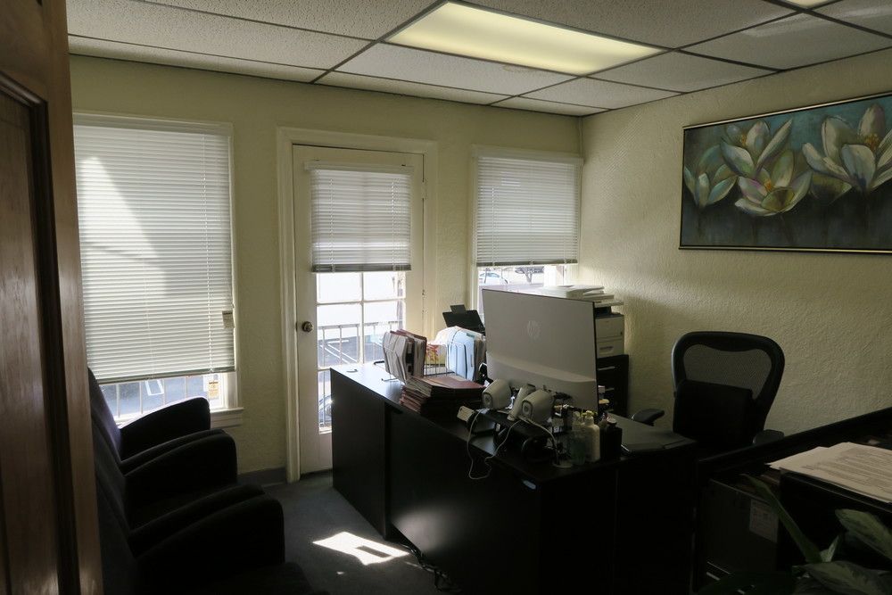 Walnut Hill Center: 185 N Hill Ave, Pasadena, CA 91106